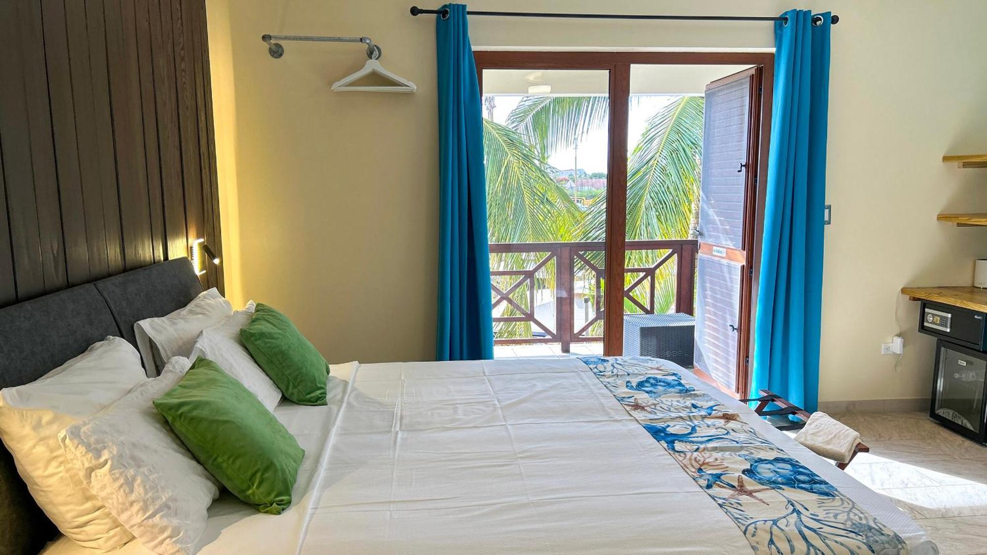Sonrisa Boutique Hotel - Adults Only Кралендижк Екстериор снимка