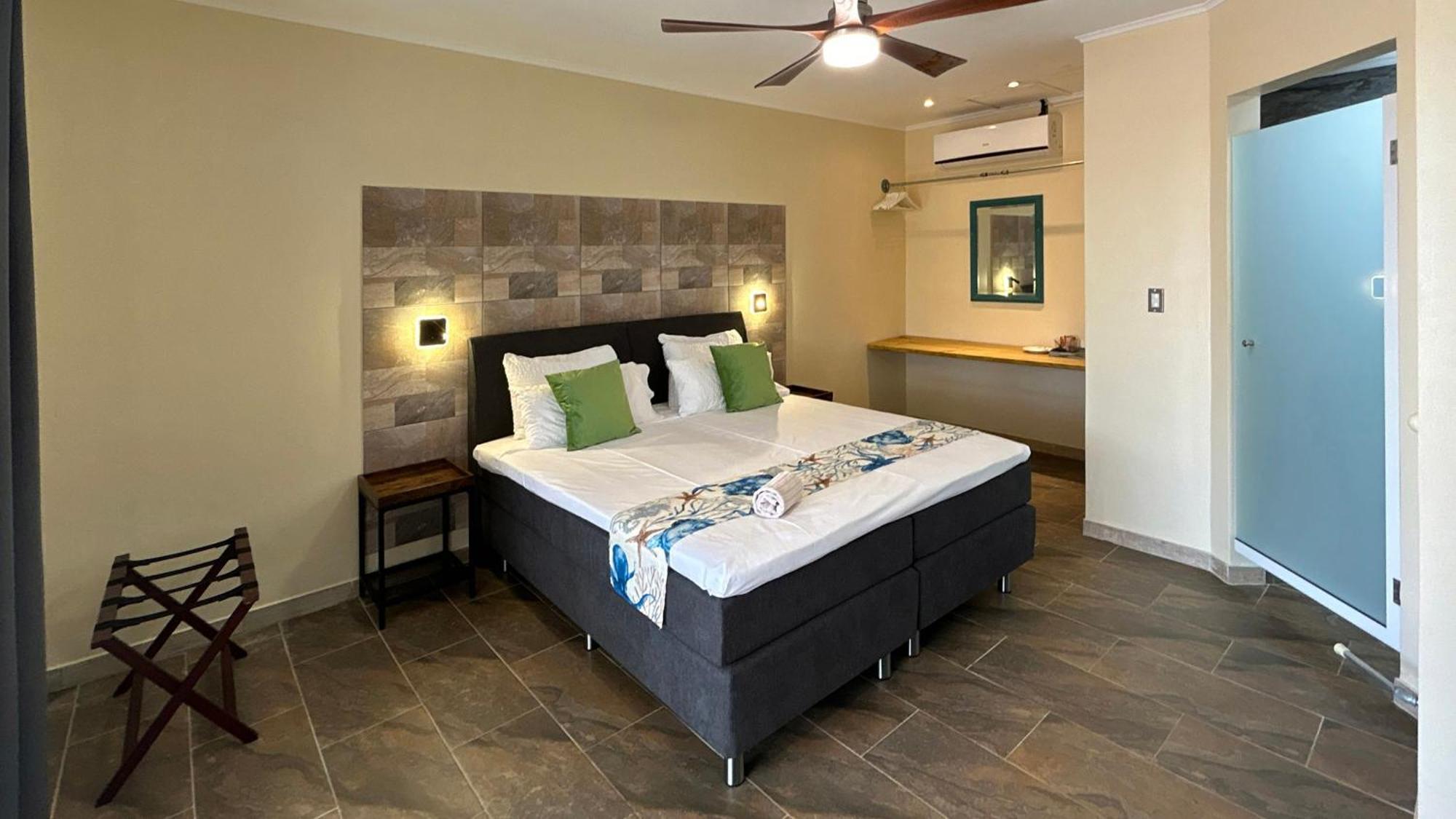 Sonrisa Boutique Hotel - Adults Only Кралендижк Екстериор снимка